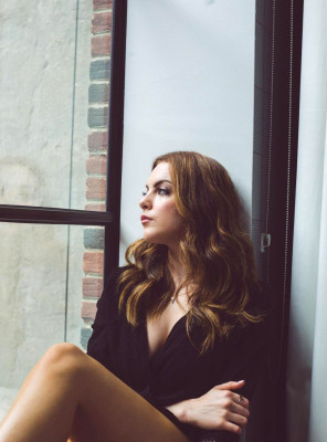 Elizabeth Gillies pic #904473