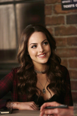 Elizabeth Gillies pic #822730
