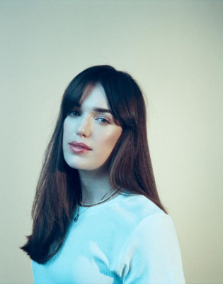 Elizabeth Henstridge – Photoshoot April 2019