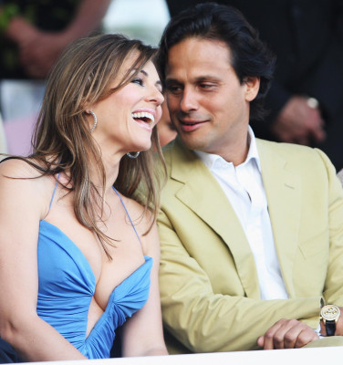 photo 29 in Elizabeth Hurley gallery [id227578] 2009-12-25 00:00:00