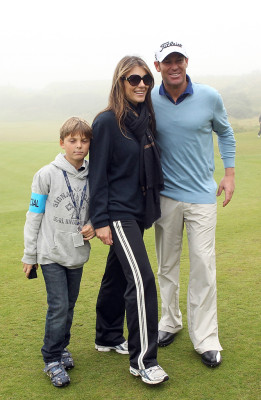 photo 7 in Elizabeth Hurley gallery [id425334] 2011-10-04 00:00:00