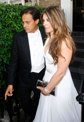 photo 27 in Elizabeth Hurley gallery [id172528] 2009-07-07 00:00:00