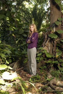 Elizabeth Mitchell pic #329422