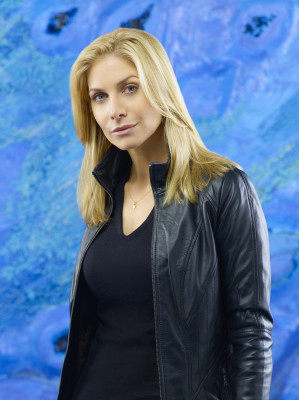photo 9 in Elizabeth Mitchell gallery [id328172] 2010-12-19 00:00:00