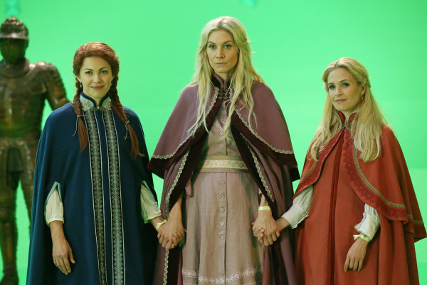 Elizabeth Mitchell pic #896294