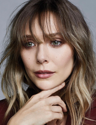 Elizabeth Olsen by Ricky Middlesworth for Emmy // Dec 2020
