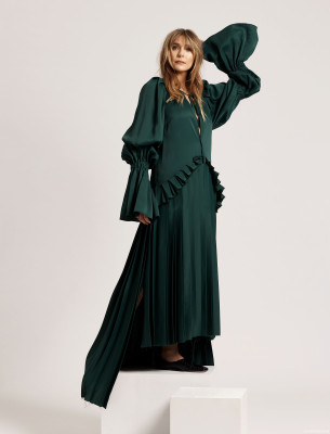 Elizabeth Olsen by Emma Anderson for InStyle (2019)