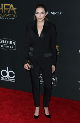 Elizabeth Olsen – Hollywood Film Awards 2017 in Los Angeles
