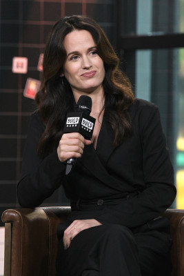 Elizabeth Reaser-Build Series