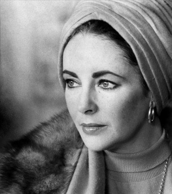 photo 23 in Elizabeth Taylor gallery [id208877] 2009-11-18 00:00:00