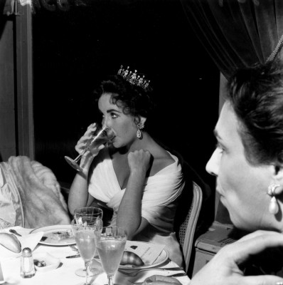 photo 12 in Elizabeth Taylor gallery [id440633] 2011-11-28 00:00:00