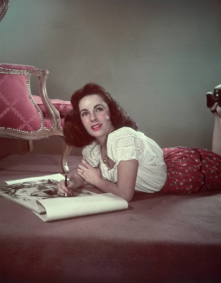 Elizabeth Taylor pic #443290