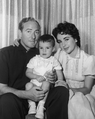 Elizabeth Taylor pic #272241