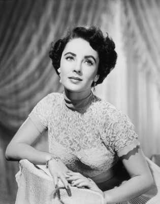 photo 24 in Elizabeth Taylor gallery [id443297] 2011-12-06 00:00:00