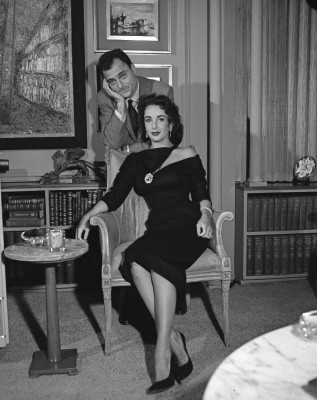photo 16 in Elizabeth Taylor gallery [id443041] 2011-12-05 00:00:00