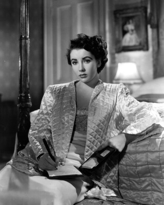 photo 4 in Elizabeth Taylor gallery [id249651] 2010-03-11 00:00:00