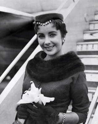 photo 26 in Elizabeth Taylor gallery [id376035] 2011-03-24 00:00:00