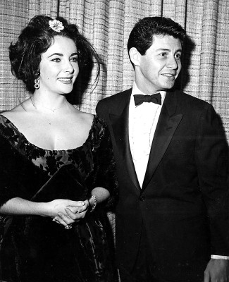 photo 17 in Elizabeth Taylor gallery [id436508] 2011-11-17 00:00:00