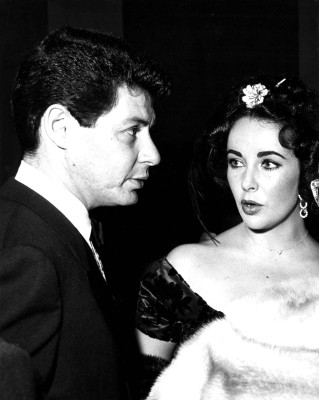 photo 18 in Elizabeth Taylor gallery [id436507] 2011-11-17 00:00:00