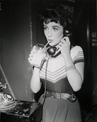 photo 23 in Elizabeth Taylor gallery [id260279] 2010-04-30 00:00:00