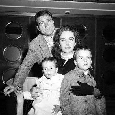 photo 15 in Elizabeth Taylor gallery [id395451] 2011-05-18 00:00:00