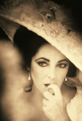 photo 18 in Elizabeth Taylor gallery [id382297] 2011-04-08 00:00:00