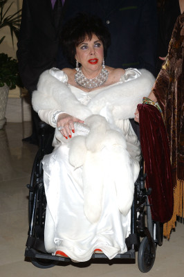 photo 24 in Elizabeth Taylor gallery [id251704] 2010-03-23 00:00:00