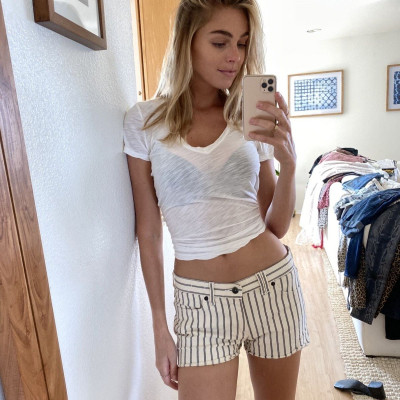 ELIZABETH TURNER for Depop 2020