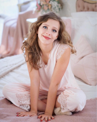 Elizaveta Arzamasova pic #1167078