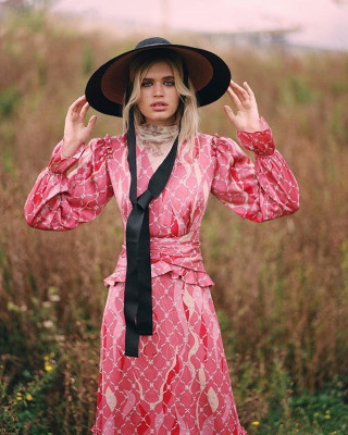 Ella Hope Merryweather – Solstice Magazin October 2019