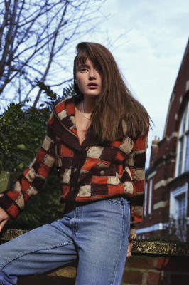 Ella Purnell – ES Magazine April 2018 Photos