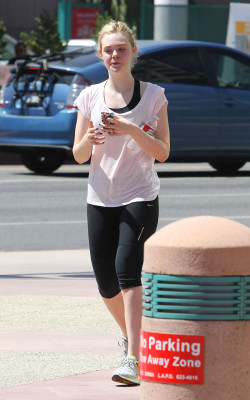 Elle Fanning pic #660154