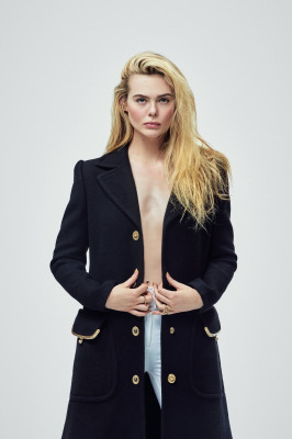 Elle Fanning-«L'OFFICIEL» 2021.
