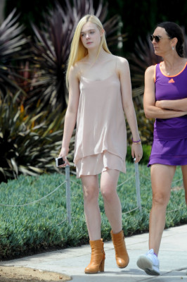 Elle Fanning pic #1010671