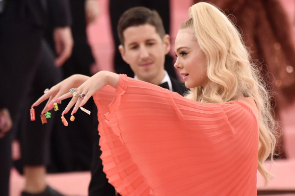 Elle Fanning – 2019 Met Gala