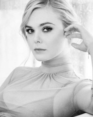 Elle Fanning – L’Oréal Paris 2019