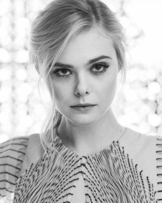Elle Fanning – L’Oréal Paris 2019