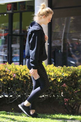 Elle Fanning – Hits the gym in Los Angeles