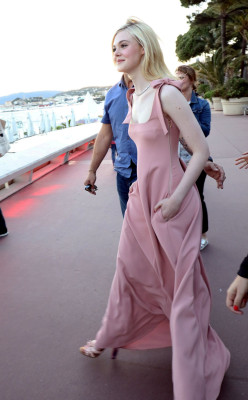 Elle Fanning in Pink – Out in Cannes 05/19/2017