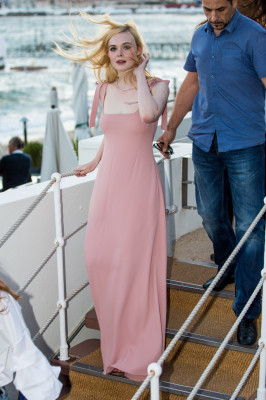 Elle Fanning in Pink – Out in Cannes 05/19/2017