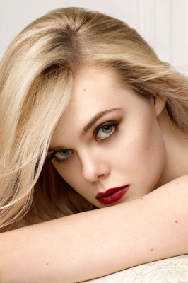 Elle Fanning- L’Oreal Paris 2017