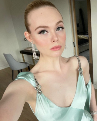 Elle Fanning - Golden Globes 2021 Backstage