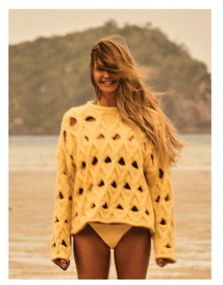 Elle Macpherson by Simon Upton