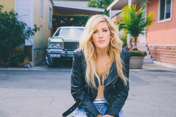 Ellie Goulding - Music Video Outside (2015)