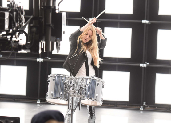 Ellie Goulding for Deichmann Collection
