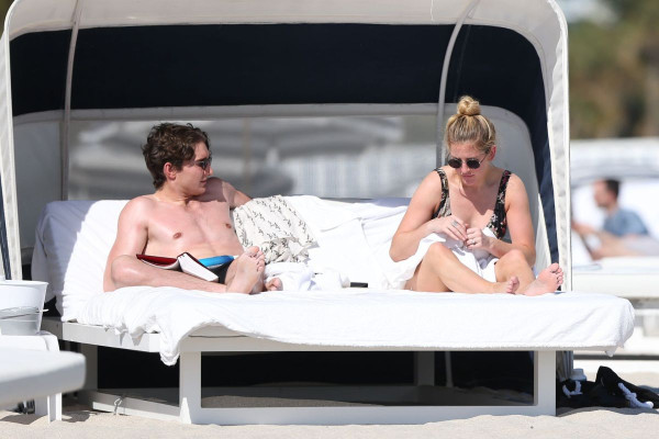 Ellie Goulding - Beach in Miami 01/21/2019