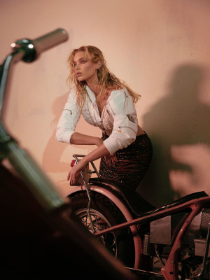 Elsa Hosk for ELLE Russia // December 2020