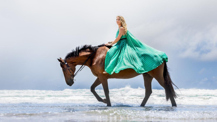Elsa Pataky - Magic Millions Polo in Gold Coast (January 2024)