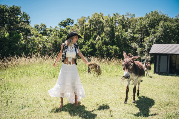 Elsa Pataky - Spell &amp; The Gypsy Collective