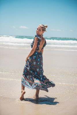 Elsa Pataky - Spell &amp; The Gypsy Collective